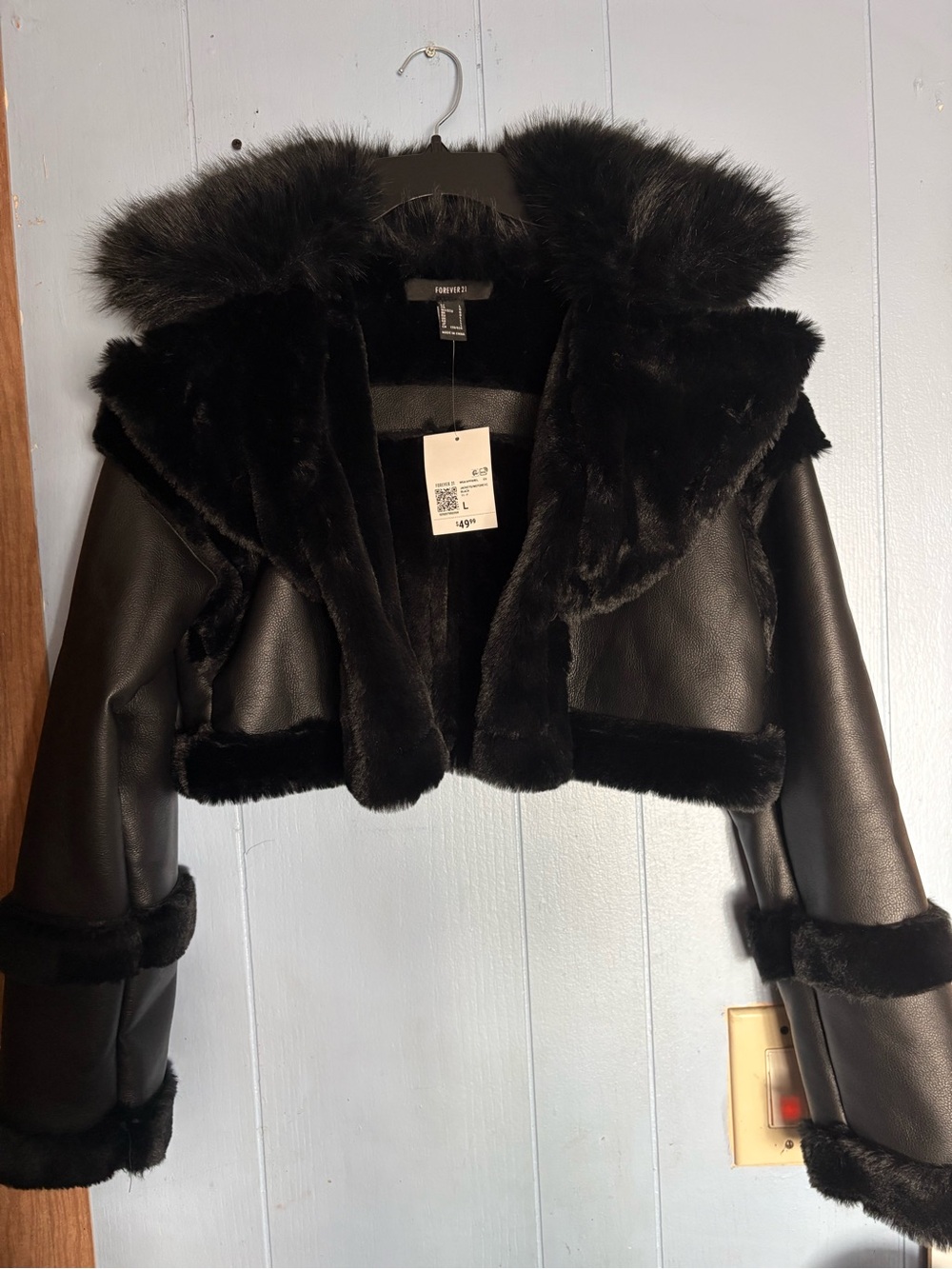 Forever 21 Black Faux-Leather Cropped Jacket with Faux-Fur Trim - Picture 2 of 6
